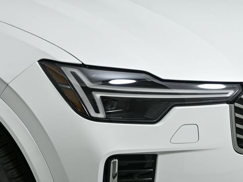 New 2026 Volvo XC90 B6 Plus w/ Protection Package Premier image 39