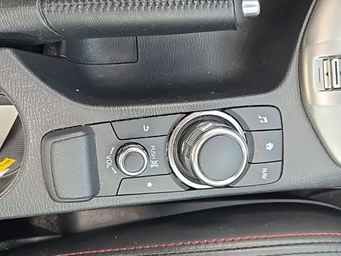 Used 2018 MAZDA CX-3 Touring w/ Preferred Equipment Package AWD/4WD image 13