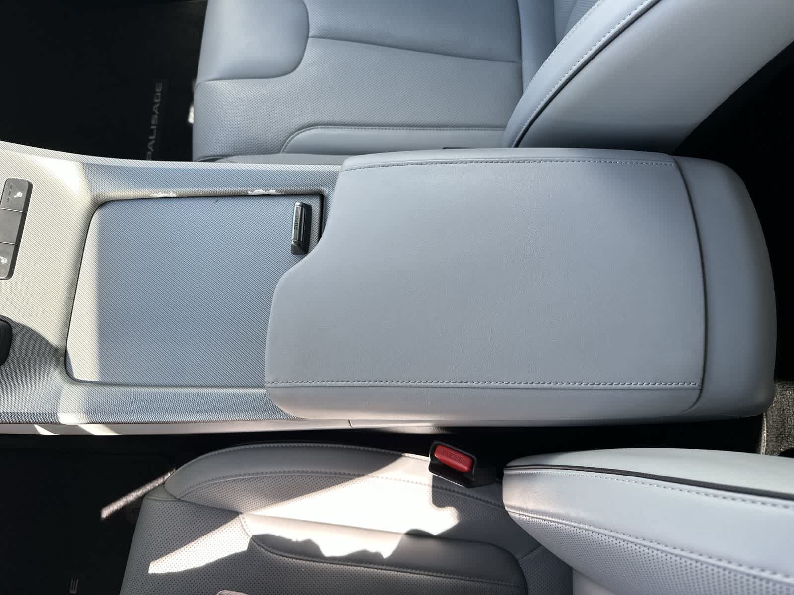 Used 2024 Hyundai Palisade SEL FWD image 21