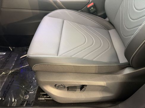 New 2026 Volkswagen Tiguan SE FWD image 15