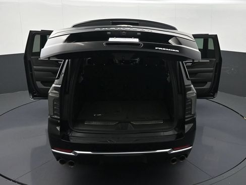 Used 2026 Chevrolet Suburban Premier AWD/4WD image 41