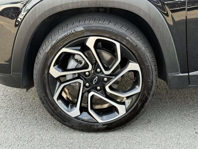 Used 2025 Chevrolet Trax RS w/ Sunroof Package FWD image 7