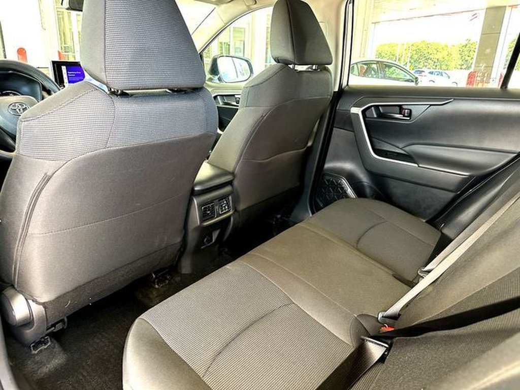Certified 2025 Toyota RAV4 LE FWD image 18