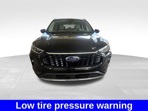 Certified 2024 Ford Escape SE w/ PHEV Premium Package FWD image 9