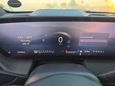Certified 2025 Buick Enclave Preferred FWD image 17
