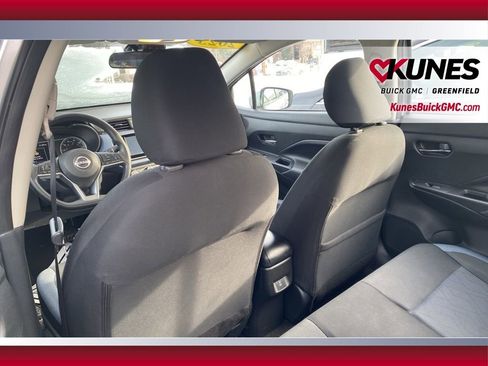 Used 2023 Nissan Versa SV image 32