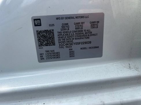 Used 2025 Chevrolet Silverado 3500 W/T w/ WT/CX Safety Package AWD/4WD image 8