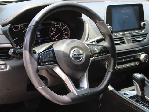 Used 2020 Nissan Altima 2.5 SR FWD image 34