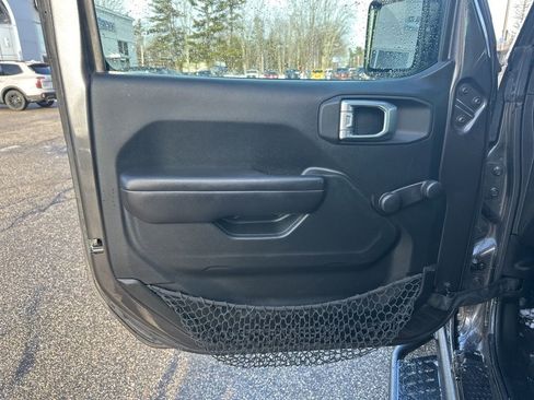 Used 2018 Jeep Wrangler Unlimited Sport image 12