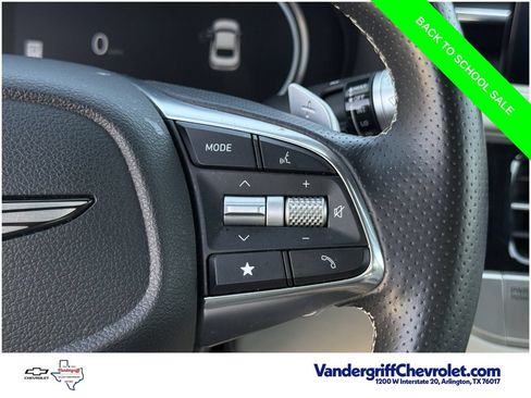 Used 2025 Genesis G70 2.5T RWD image 15