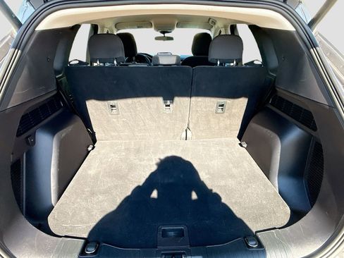 Used 2022 Ford Escape SE w/ SE Sport Appearance Package image 29