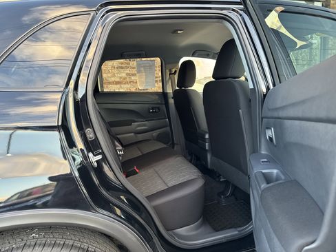 Used 2025 Mitsubishi Outlander Sport LE image 12