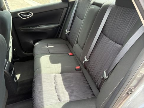 Used 2019 Nissan Sentra SV w/ Special Edition Package FWD image 17