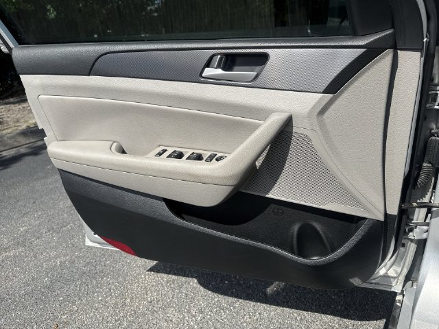 Used 2016 Hyundai Sonata Sport w/ Option Group 1V FWD image 25