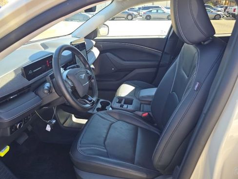 Used 2025 Ford Mustang Mach-E Premium image 5