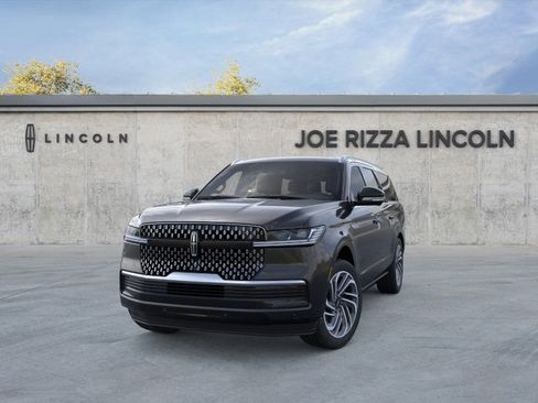 New 2025 Lincoln Navigator L Reserve AWD/4WD image 2