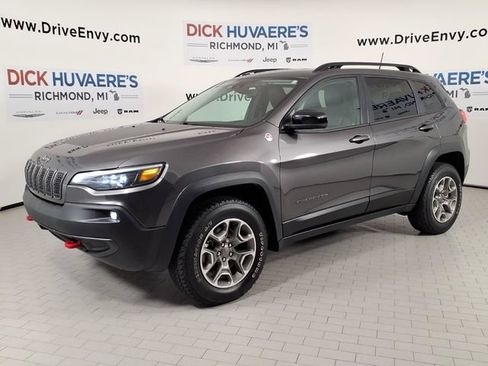 Used 2022 Jeep Cherokee Trailhawk w/ Comfort/Convenience Group AWD/4WD image 1