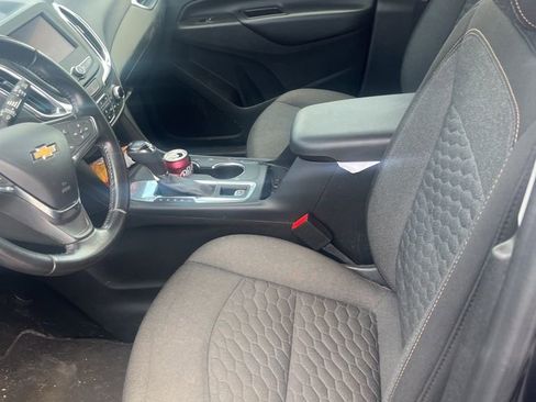 Used 2020 Chevrolet Equinox LT w/ Driver Convenience Package image 13