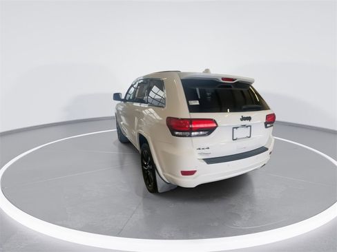 Used 2022 Jeep Grand Cherokee Laredo X image 6