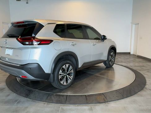 Used 2023 Nissan Rogue SV AWD/4WD image 8