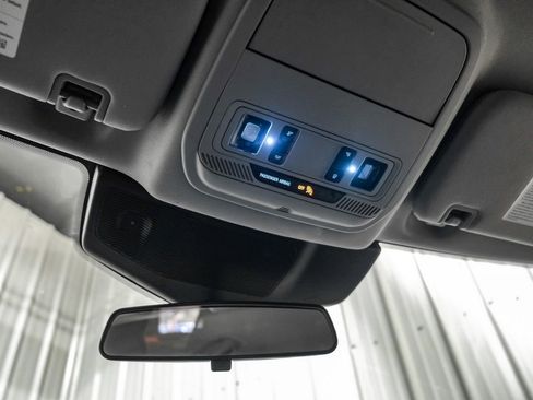 Used 2021 Ford Explorer XLT w/ Equipment Group 202A image 22