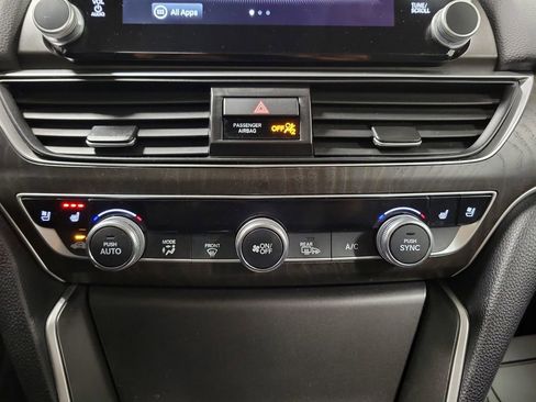 Used 2019 Honda Accord Touring image 19
