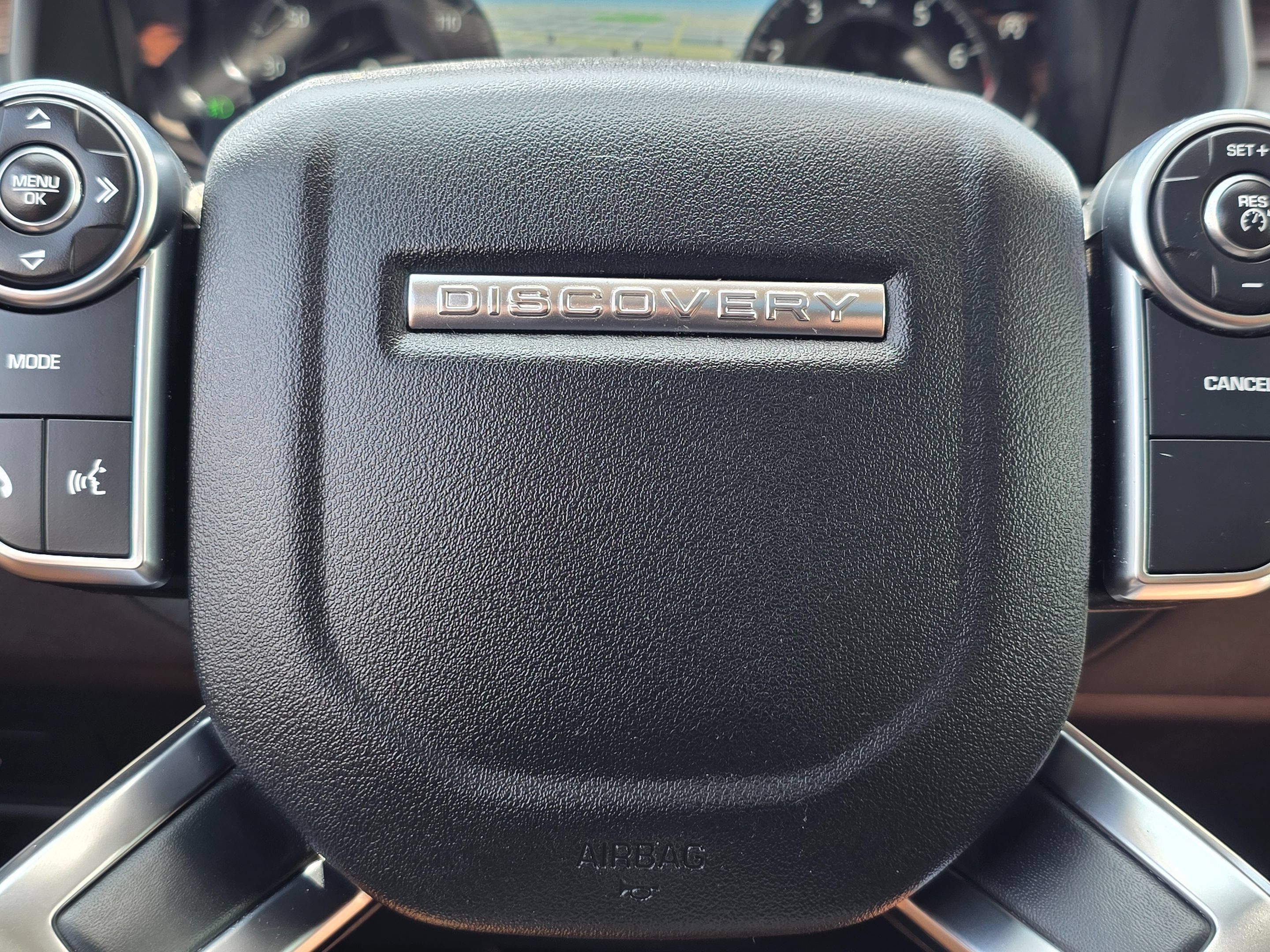 Used 2018 Land Rover Discovery HSE AWD/4WD image 31
