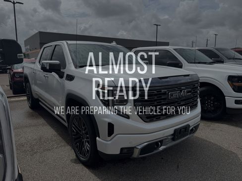 Used 2022 GMC Sierra 1500 Denali Ultimate AWD/4WD image 5
