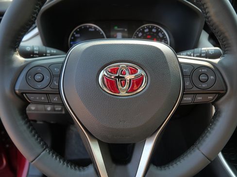 Certified 2022 Toyota RAV4 XLE Premium AWD/4WD image 26
