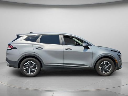 Used 2025 Kia Sportage LX FWD image 7