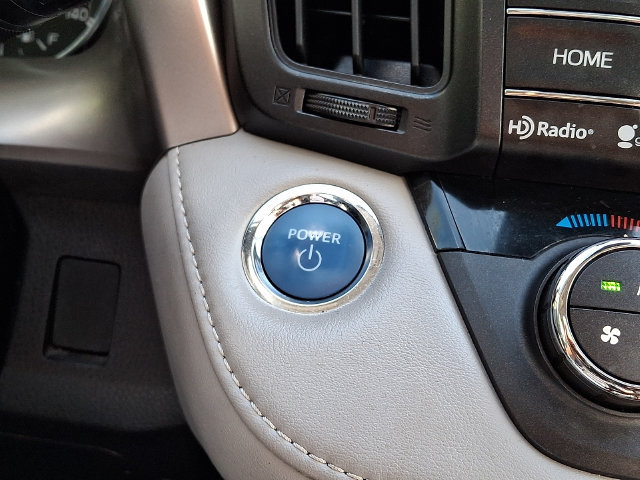 Used 2018 Toyota RAV4 XLE AWD/4WD image 24