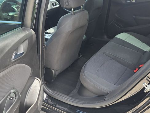 Used 2018 Chevrolet Cruze LT image 18