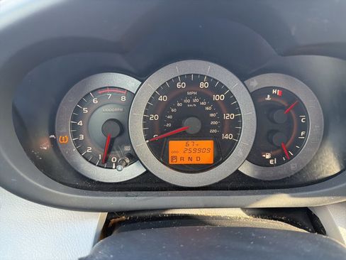 Used 2011 Toyota RAV4 4WD w/ Upgrade Value Pkg image 9