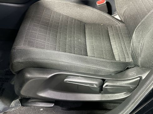 Used 2023 Honda HR-V LX image 14