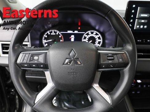 Used 2025 Mitsubishi Outlander ES image 8