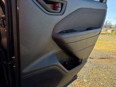 Used 2025 Subaru Forester Premium image 29