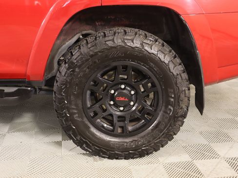 Used 2018 Toyota 4Runner TRD Off-Road Premium image 19