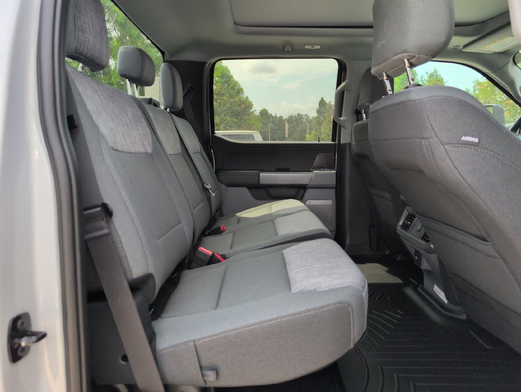 New 2026 Ford F250 XLT w/ XLT Premium Package AWD/4WD image 14