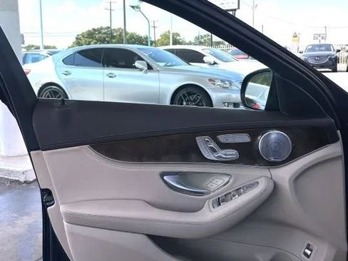 Used 2015 Mercedes-Benz C 300 4MATIC Sedan image 20