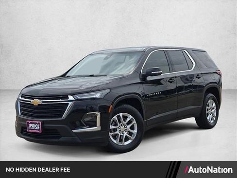 Used 2023 Chevrolet Traverse LS w/ Safety Package FWD image 1