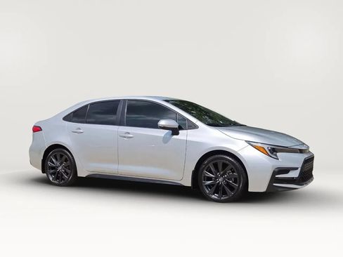 Used 2025 Toyota Corolla SE FWD image 6