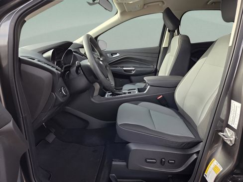 Used 2019 Ford Escape SE image 9