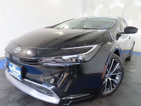 Used 2023 Toyota Prius XLE FWD image 1