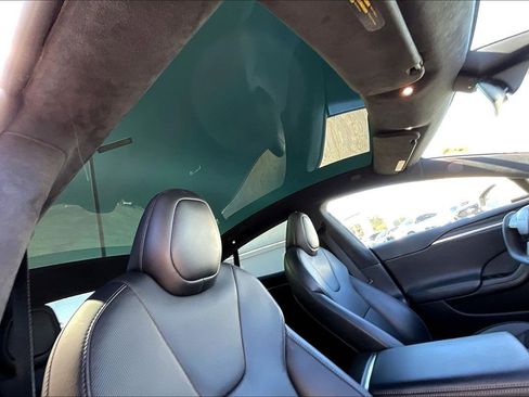 Used 2021 Tesla Model S Plaid image 11
