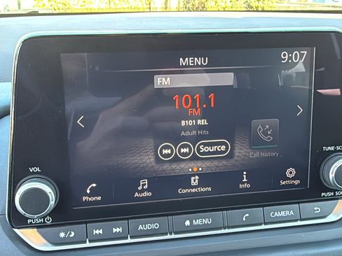 Certified 2023 Nissan Rogue S image 13