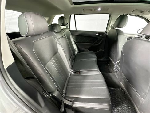 Used 2022 Volkswagen Tiguan SE image 28
