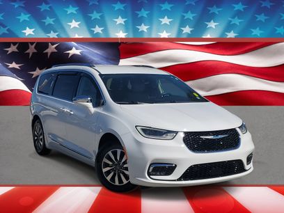 Used 2021 Chrysler Pacifica Limited w/ Premium & Safety Sphere Group