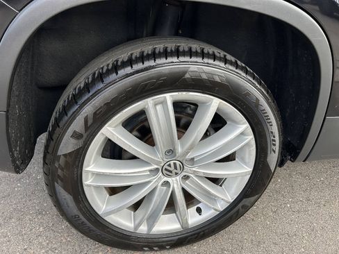 Used 2014 Volkswagen Tiguan SEL FWD image 25