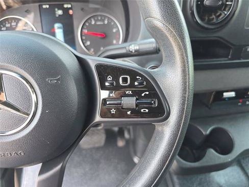 Used 2022 Mercedes-Benz Sprinter 2500 image 26