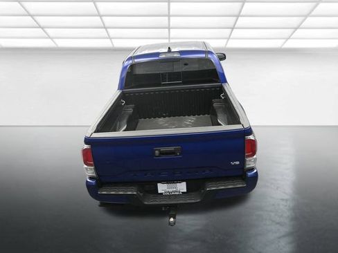 Used 2022 Toyota Tacoma TRD Off-Road w/ TRD Premium Off Road Package image 16